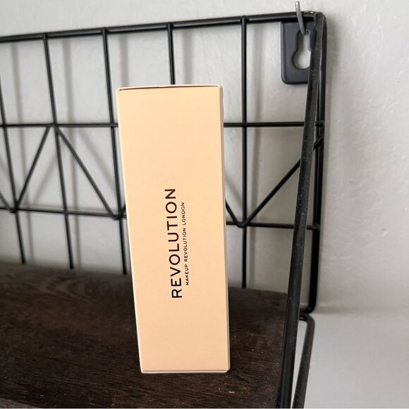 Revolution Skin Bright Brightening Makeup Serum Vitamin C Orange Blossom - Picture 2 of 3